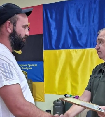 Військовослужбовцю з Волині вручили відзнаку Міністра оборони України «За поранення»