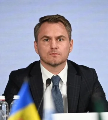 Журналіст заявив про зникнення генпрокурора Кравченка, ЗМІ повідомили, що він у клініці Добробут у Києві