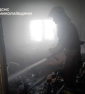 В квартире в Николаеве во время пожара спасатели обнаружили труп