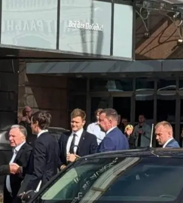 Представників Трампа повели на обід в ресторан з цинічною вивіскою