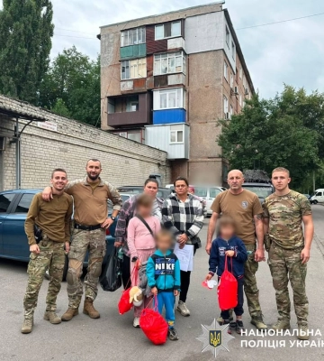 «Білі Янголи» за місяць вивезли з-під обстрілів на Харківщині 144 людини