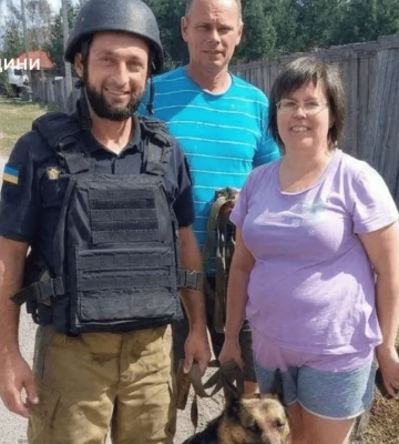 Спасатели спасли собаку из глубокой ямы под Киевом