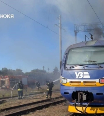 Росіяни вдарили по пасажирському потягу Дніпро — Запоріжжя: є загибла