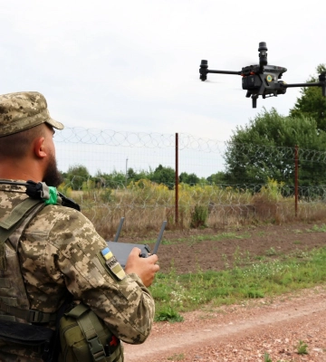 Охороняє кордон на Волині та воює дронами на фронті: історія прикордонника «Боїнга»