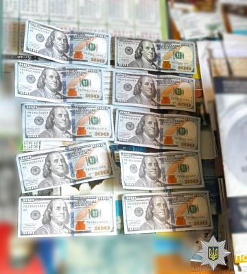 $1000 за вступ до коледжу: на Рівненщині викрили 67-річного викладача на хабарі