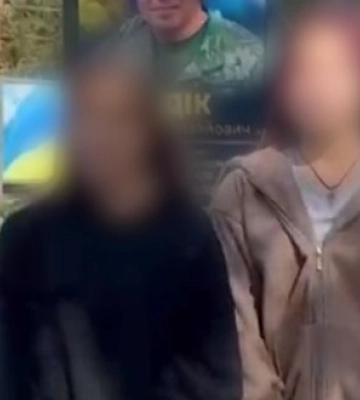У Лозовій школярки танцювали під російську музику на Алеї Слави: батьків притягнуть до відповідальності. ВIДЕО