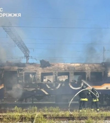 Росіяни влучили по поїзду Дніпро-Запоріжжя: загинула провідниця