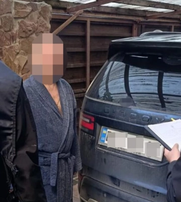 Понад 5 млн грн готівки та 8 авто: на Львівщині викрили схему для ухилянтів