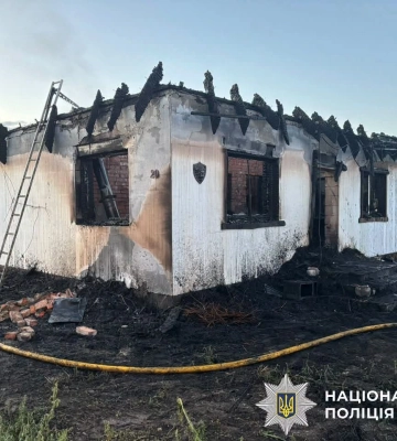 Поліція встановлює обставини пожежі, яка забрала життя двох людей на Київщині