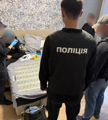 Везли у багажнику, перевдягали в камуфляж: на Одещині викрили групу переправників. ФОТОрепортаж
