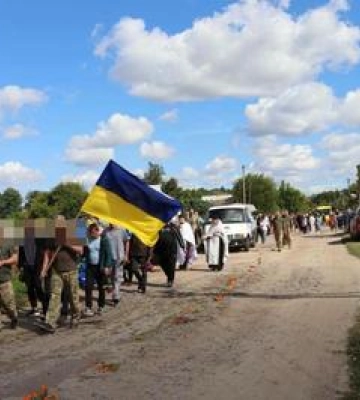 Рятував життя побратимів: У Зінькові попрощалися з бойовим медиком