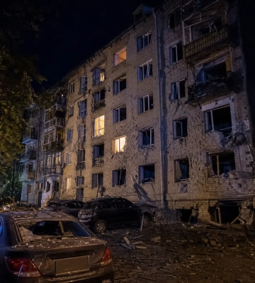 Російський дрон влучив у будівлю телеканалу «Ми — Україна» в Києві
