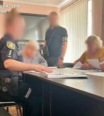 На Житомирщині лікарню викрили на "фантомному" лікуванні: понад 1,1 млн грн за ненадані послуги пішли на зарплати та премії. ФОТО