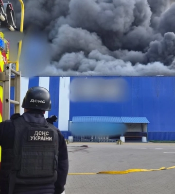 Атака на ТЦ у Прилуках: пожежу ліквідували, двоє постраждалих