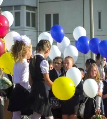 «Настав навчальний рік, а жодна проблема не вирішена». Що кажуть кримчани про шкільну освіту на півострові
