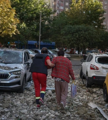 В Дарницком районе Киева БпЛА попал в 24-этажный дом, возгорание и разрушение стен на 12-м этаже – мэр