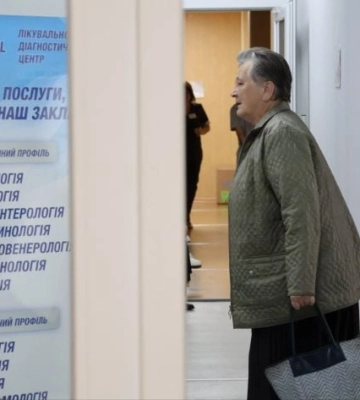 В Запорожье действует программа бесплатной медицинской помощи для переселенцев из Мелитополя: кто и как может получить услуги (видео, фото)