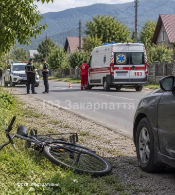 На Ужгородщині під час ДТП постраждала 41-річна велосипедистка