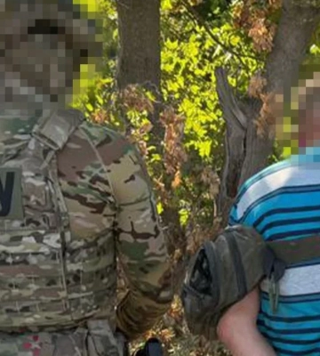 В Кропивницком СБУ задержала агента фсб с двумя ножами
