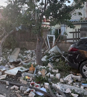 Россия массированно атаковала Николаев и область: повреждены порт и ТЦ, есть погибшая и раненые
