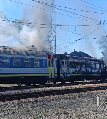 Російський дрон влучив у вагон потяга «Харків – Ізюм»: є постраждалі