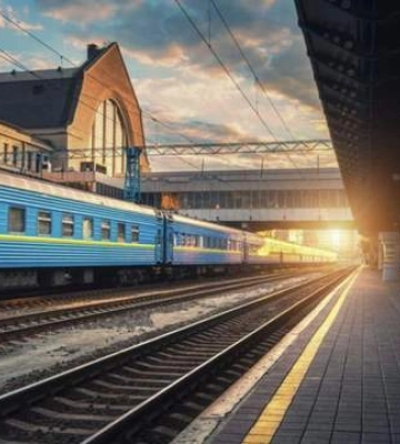 В Украине массово задерживаются поезда: один из рейсов опаздывает почти на 12 часов