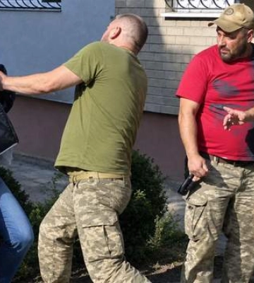 Военный ТЦК якобы силой вытащил женщину из подъезда во Львове: кто спровоцировал стычку