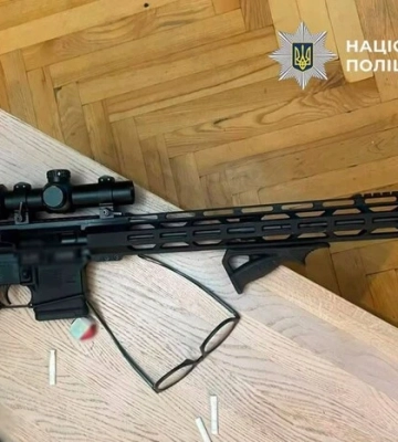У Києві чоловік влаштував стрілянину з балкона через конфлікт із сусідом