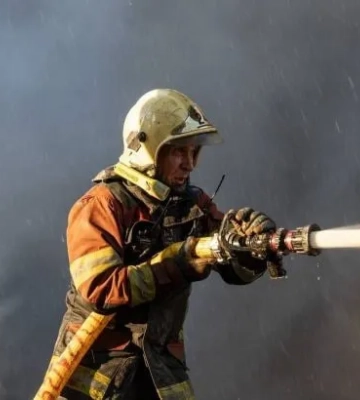 У Києві дрон влучив у дев’ятиповерхівку після відбою тривоги