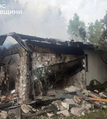 Атаки РФ на Киевскую область: двое погибших, повреждены 28 объектов в пяти районах
