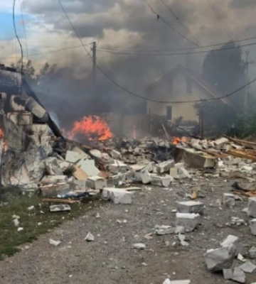 У трьох районах Київщині через ворожі атаки пошкоджені будинки, спалахнуло підприємство