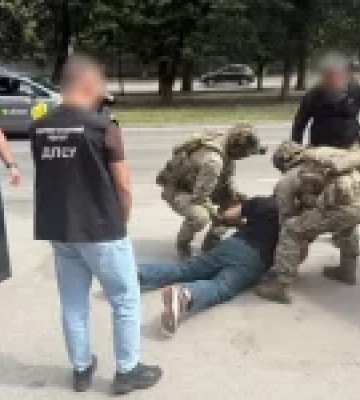На кордоні з Румунією затримали організатора незаконного переправлення за 15 тисяч євро