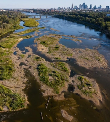 У Варшаві Вісла досягла нового рекордно низького рівня — RMF24
