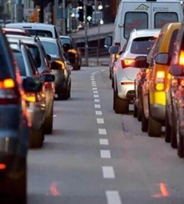 У Києві оновлять порядок руху Подільським і Південним мостами під час повітряних тривог