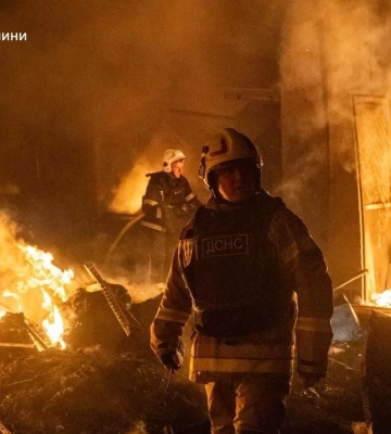 У Хмельницькому під час повторної детонації на місці російської атаки постраждали 4 рятувальники