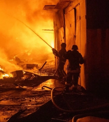 У Хмельницькому через повторну детонацію постраждали рятувальники, які гасили пожежу після атаки