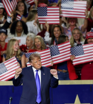 Трамп обіцяє роздати по $5000 усім дорослим американцям, якщо вони проголосують за республіканців