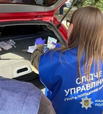 На Полтавщині викрито двох жінок, які організували схему фіктивного батьківства для виїзду за кордон