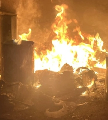 Ворог вночі вдарив по СТО у Запоріжжі, спалахнула пожежа