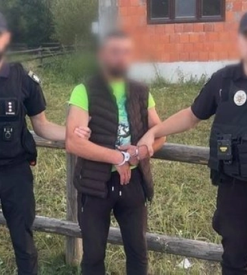 Військовий у СЗЧ кинув гранату біля магазину на Закарпатті: йому загрожує до 7 років ув’язнення. ФОТО