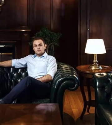 Пишний рекомендував Веселого на роботу в Сенс Банк — Аджунер