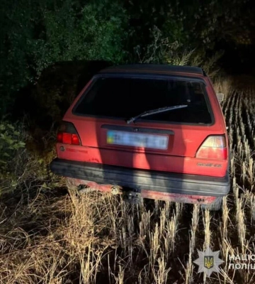 Розбив скло і викрав авто: на Львівщині затримали чоловіка, який незаконно заволодів Volkswagen Golf