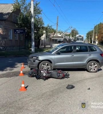 ДТП на Кіровоградщині: кросовер не пропустив мотоцикл, є поранений