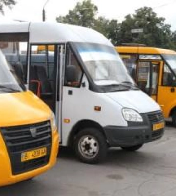 У Полтаві частина автобусів курсує зміненим маршрутом