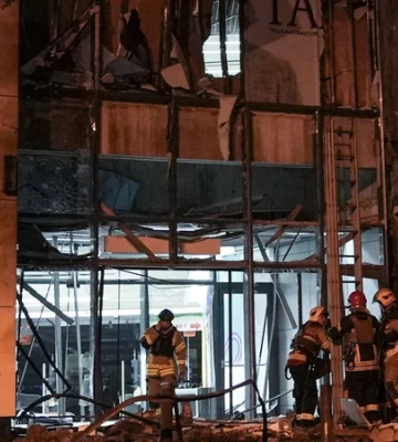 Росіяни вдруге вдарили по ТРЦ Мануфактура в Сумах, пошкодженому напередодні