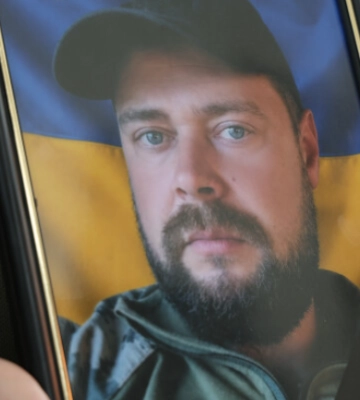 8-річний син залишився без тата: у Луцькому районі попрощалися із Героєм Ігорем Лавришиним