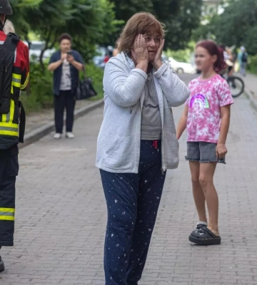 Россияне снова нанесли удар по ТРЦ в Сумах, который подвергся атаке вчера