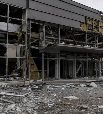Российский удар практически разрушил ТРЦ City Mall в Запорожье