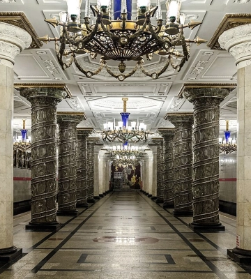 У російському Петербурзі 9 станцій метро планують переобладнати під укриття