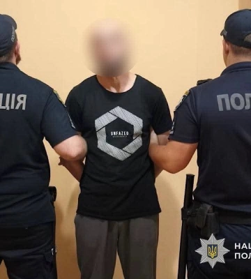 У Дніпрі заґратовано двох злодюг, які побили та пограбували військового
